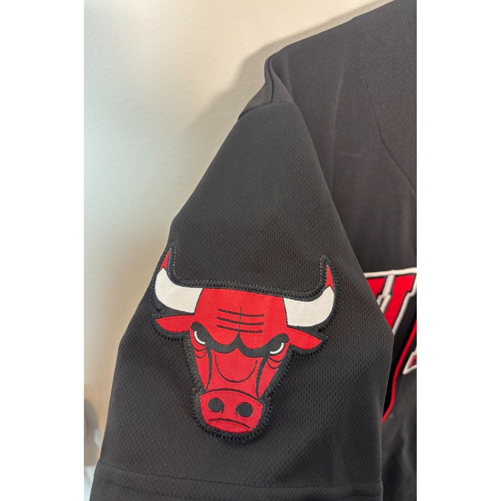 UNK Men's Size Large Chicago Bulls Baseball-Style Jersey Buttons - Picture 5 of 7